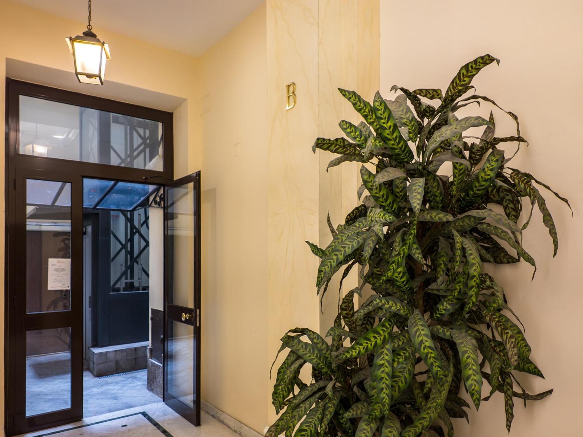 The Rent - One-bedroom Flat In Tritone Area * Rome