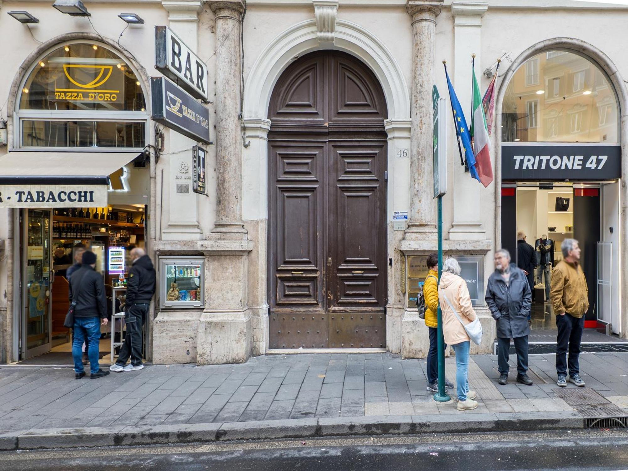 The Rent - One-bedroom Flat In Tritone Area Apartment