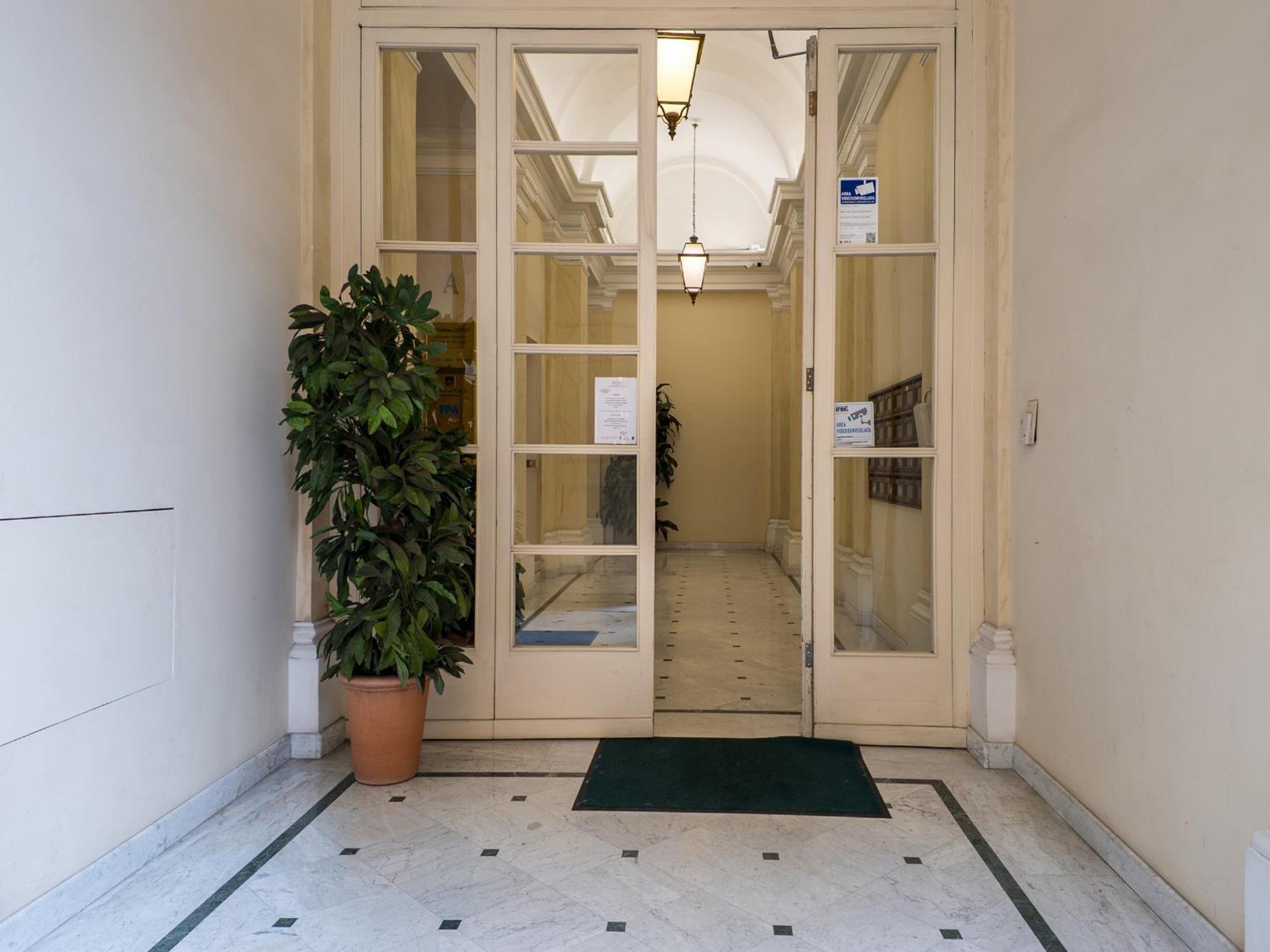 Apartment The Rent - One-bedroom Flat In Tritone Area Rome